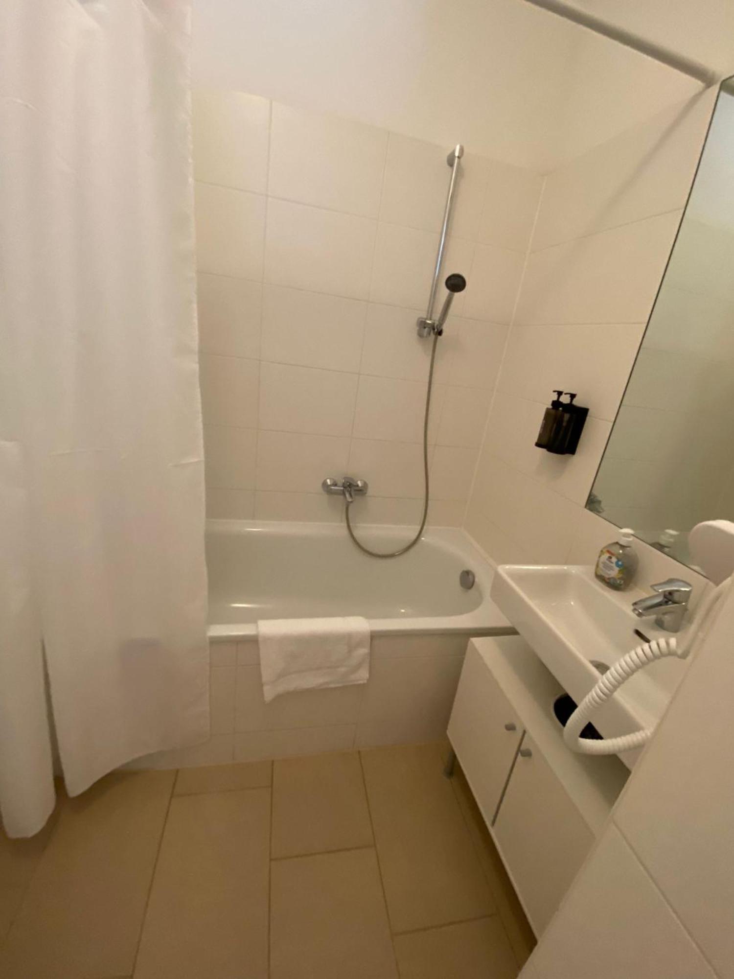 Floridsdorfer Apartment - Free Highspeed-Internet Виена Екстериор снимка